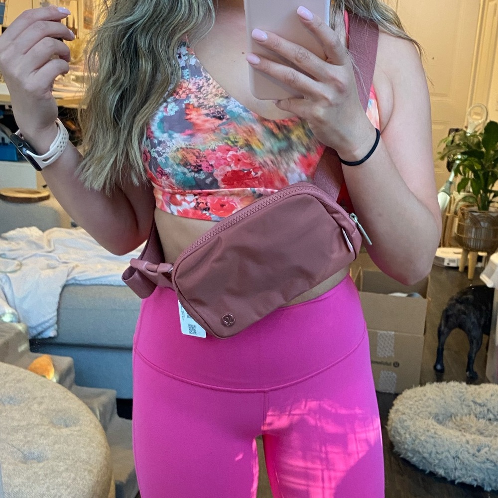 NWT Lululemon everywhere belt bag briar rose 🌹 🎀 extended strap new - Picture 8 of 12